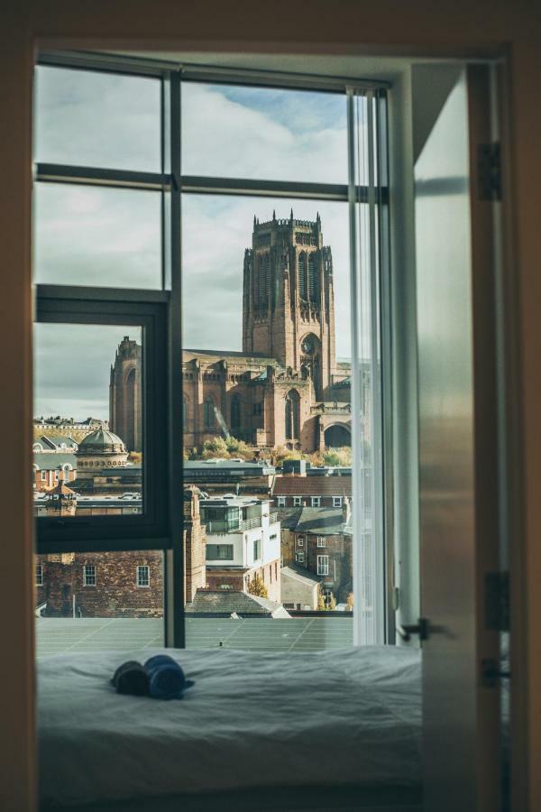 Serviced Apartment In Liverpool City Centre - Free Parking - Balcony - By Happy Days 외부 사진