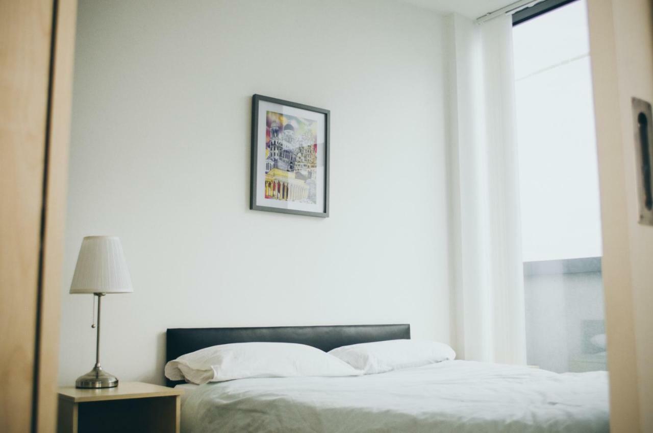 Serviced Apartment In Liverpool City Centre - Free Parking - Balcony - By Happy Days 외부 사진
